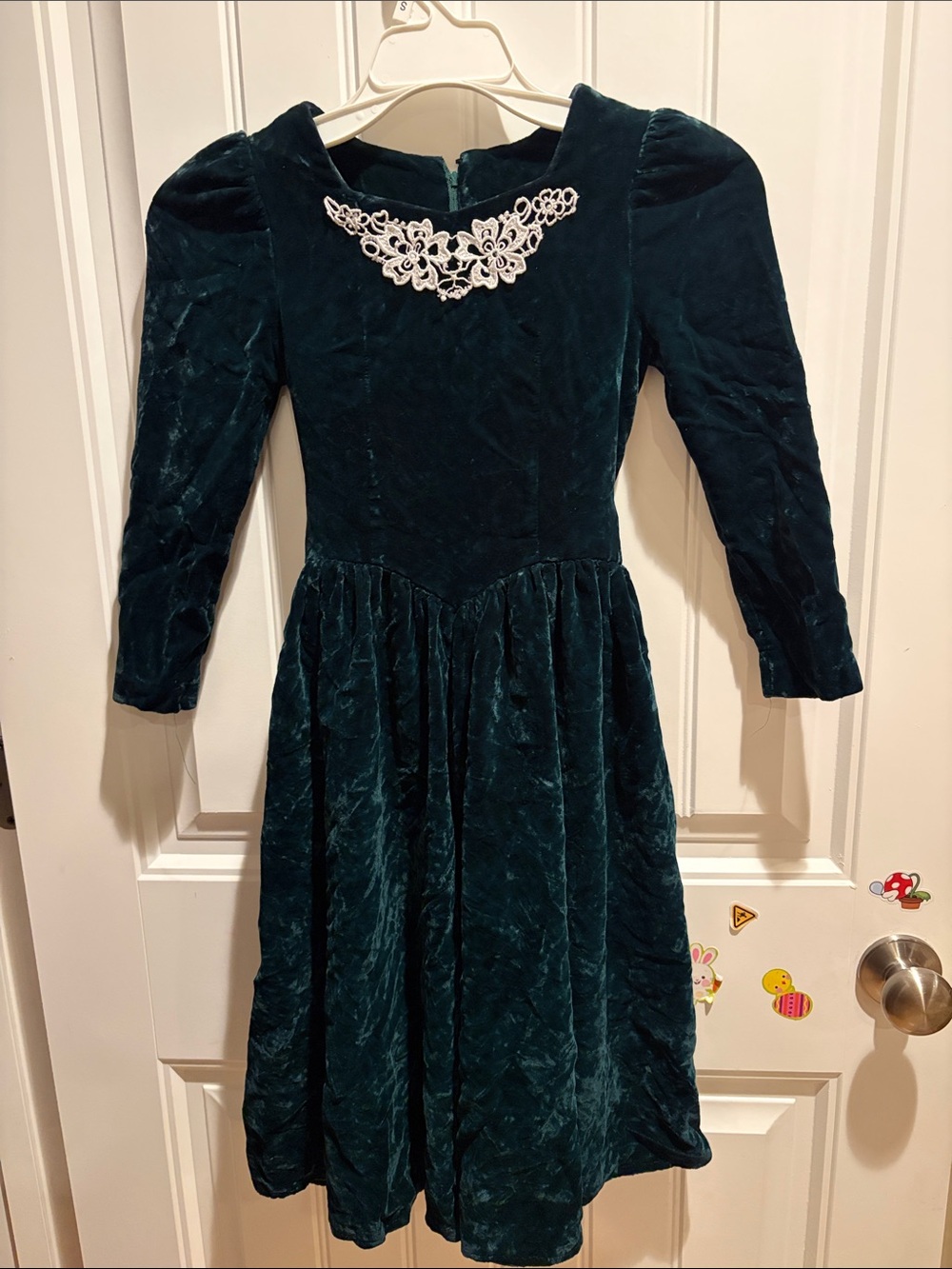 Girls Emerald Green Velvet Party Dress with Lace Accent